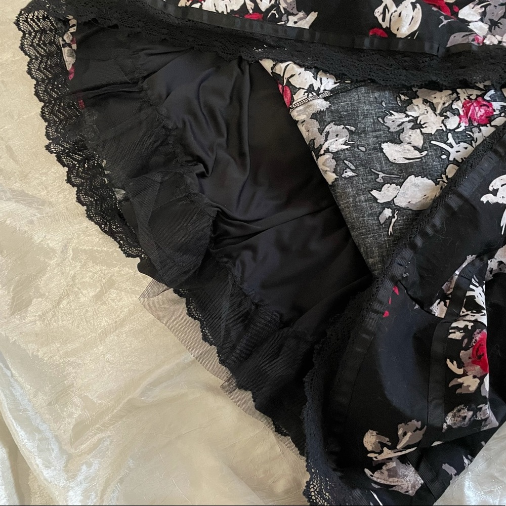 NWT Hot Topic red and black floral ruffle dress - Picture 11 of 14
